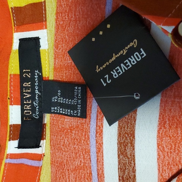 2 /$15 Forever 21 Woven Short Sleeve Shirt sz XL - Picture 6 of 10